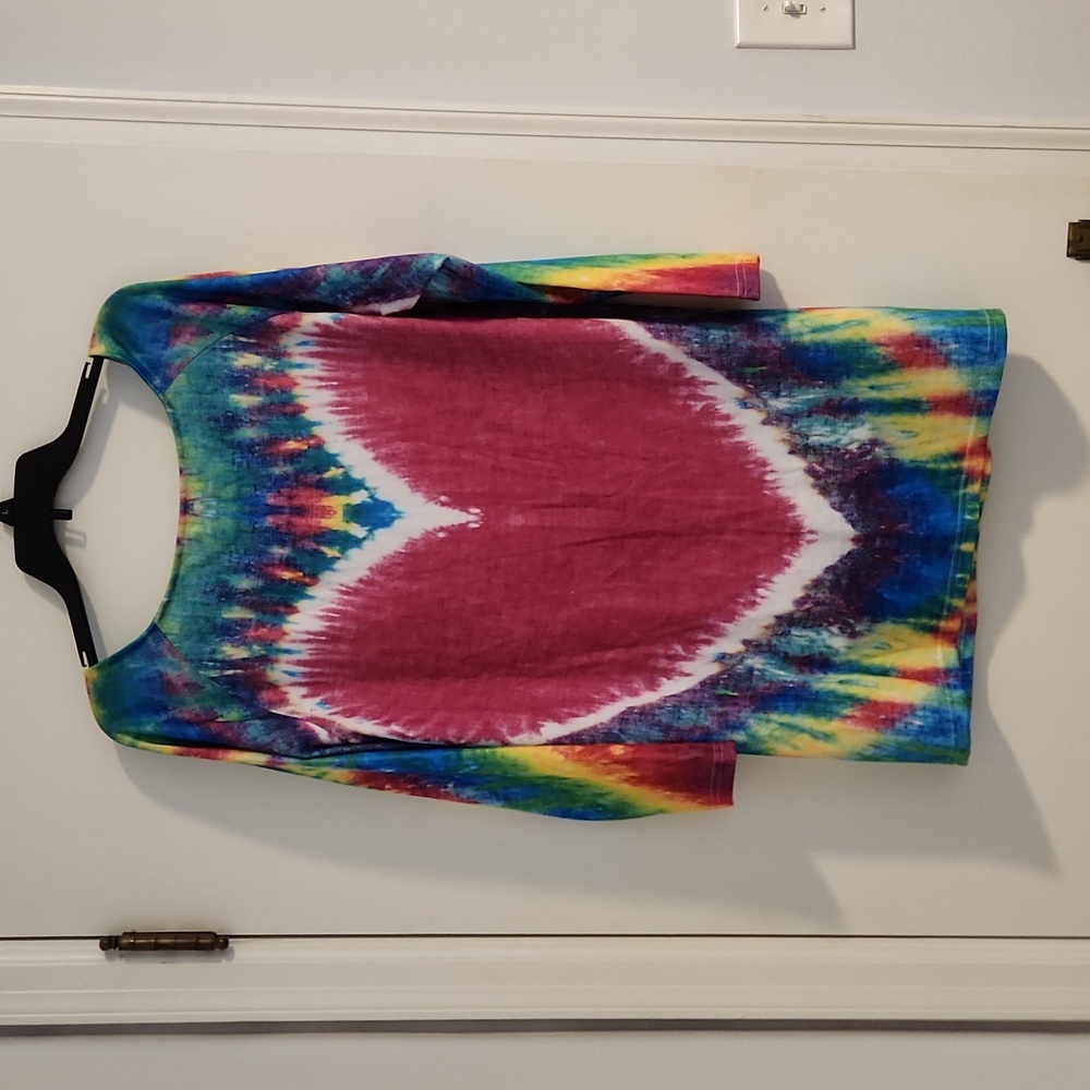 4 for $15 tye dye heart top